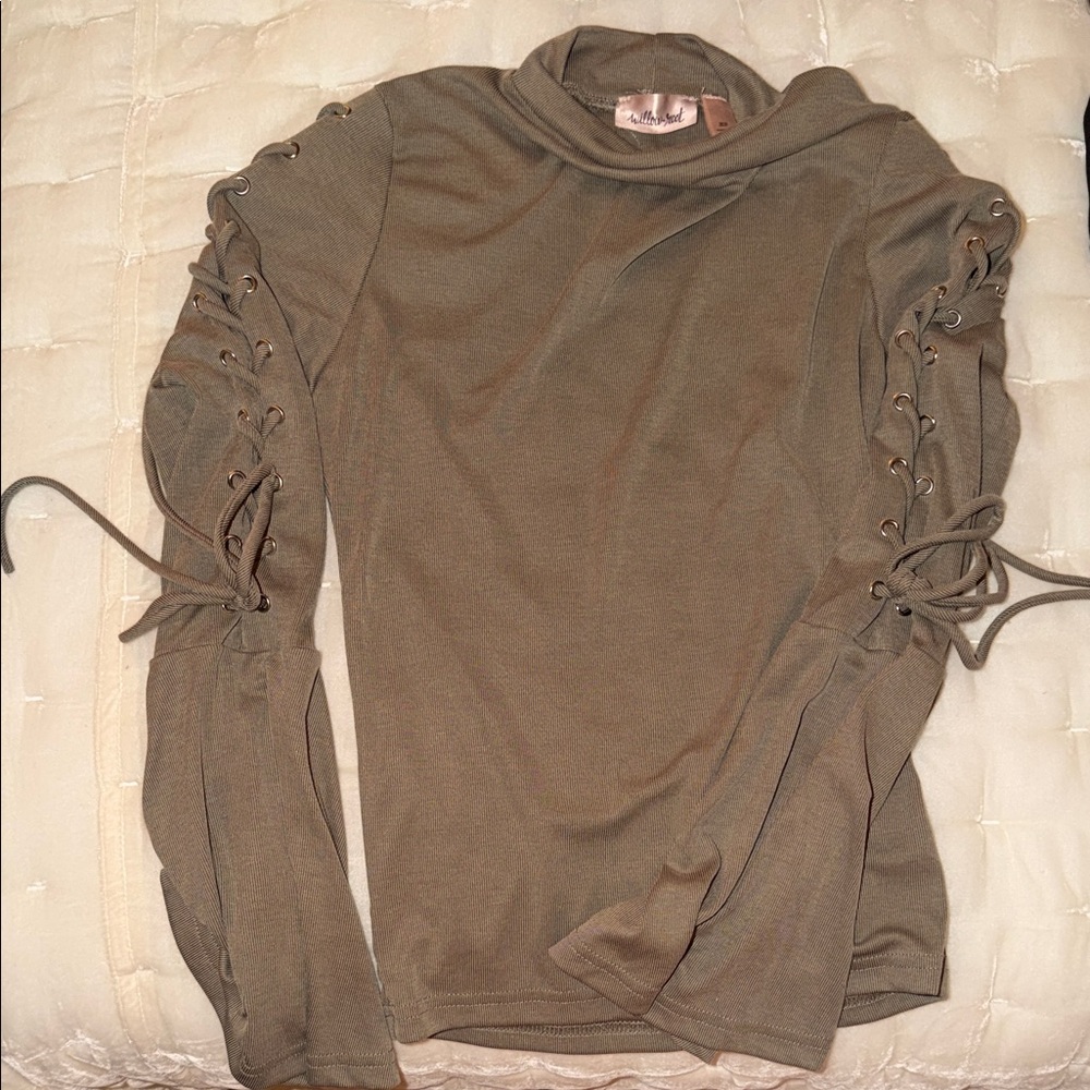 Top from Buckle
